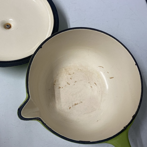 American Collection Enameled Cast Iron Pan with Lid - Picture 11 of 17